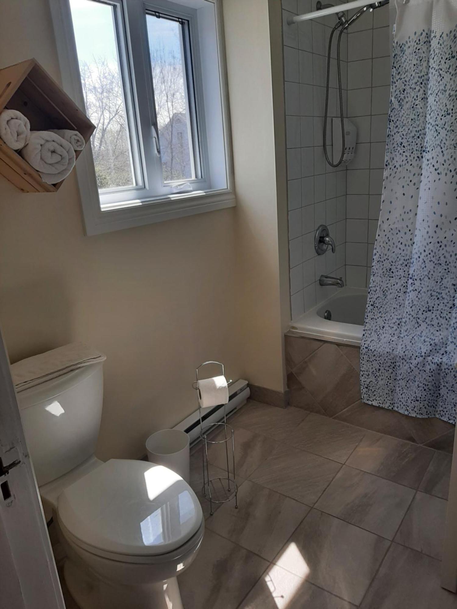 La Maison Aux Camelias Bed & Breakfast Коутикук Стая снимка